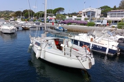 Rental Sailboat Jeanneau Love Love Les Issambres