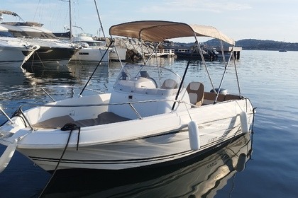 Location Bateau à moteur Jeanneau Cap Camarat 5.5 Cc Sainte-Maxime