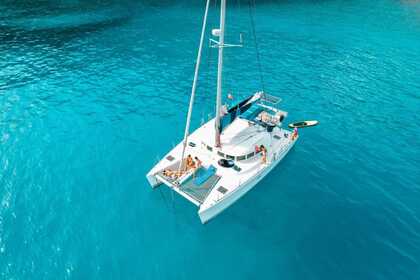 Charter Catamaran Lagoon Avistamiento Delfines Catamarán Privado Benalmádena