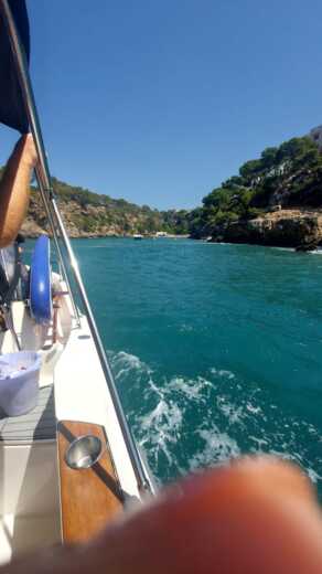 S’Arenal Motorboat Karnic SL800 alt tag text