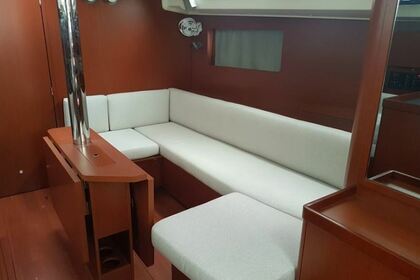 Miete Segelboot BENETEAU OCEANIS 41.1 Puntone di Scarlino