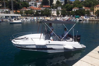 Charter Motorboat Beneteau Flyer 5.5 Space Deck Herceg Novi