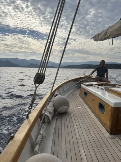 Сен-Флоран Sailboat Sangermani Rivanetto alt tag text