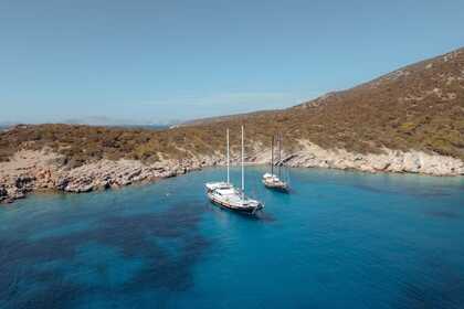 Hire Gulet (Bdq ) Luxury Gulet With A Fly Bridge Quality Crew And Service Bodrum