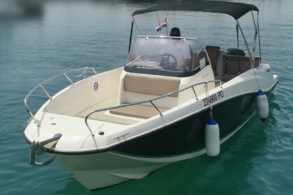 Hire Motorboat Quicksilver Activ 675 Semi Sundeck Poreč