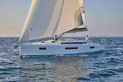 Ενοικίαση Ιστιοπλοϊκό σκάφος Jeanneau Sun Odyssey 410 Cannigione