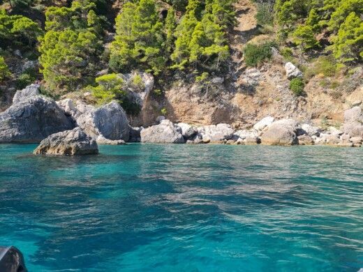 Sorrente Motorboat Comena Cabin 25 alt tag text