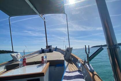 Hire Motorboat C.N.Sandre 2000 Barquette Provencal Juan les Pins