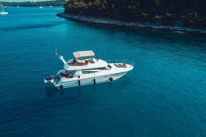 Charter Motorboat JEANNEAU PRESTIGE 46 FLY Split