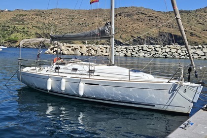 Charter Sailboat Beneteau First 31.7 Saint-Cyprien