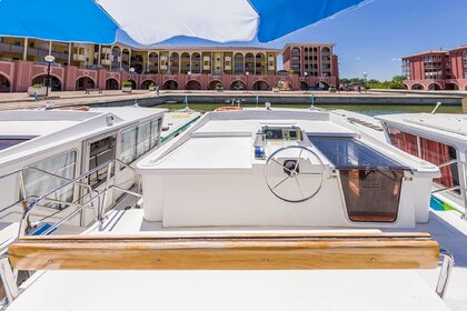 Location Péniche Pénichette Flying Bridge 1400 FB Joigny