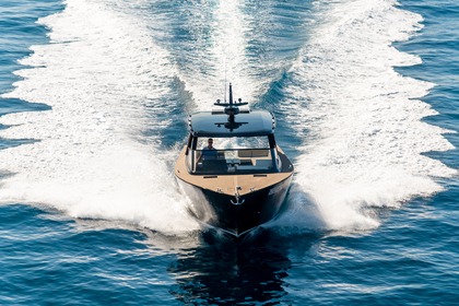 Charter Motorboat Colnago Marine 35 HT Split