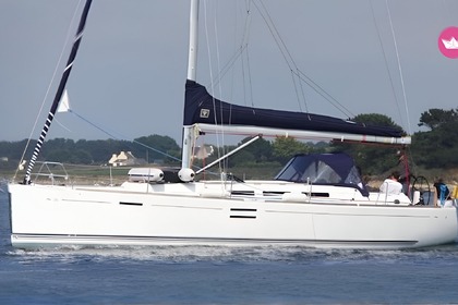 Charter Sailboat KIRIE - FEELING Dufour 40 Vannes