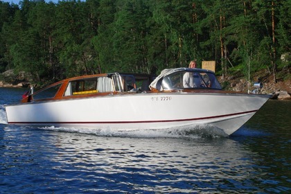 Charter Motorboat Venetian water limousine Stockholm