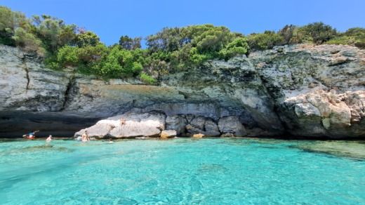 Tolón Sailboat Dufour 412 alt tag text