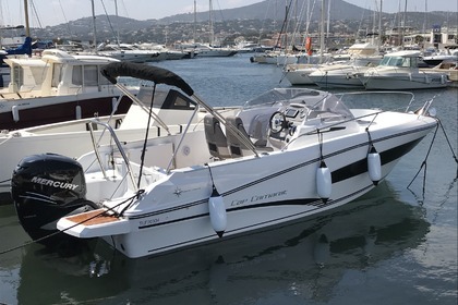 Miete Motorboot JEANNEAU Cap Camarat 7,5 WA Sainte-Maxime