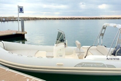 Hire RIB CAPELLI TEMPEST 626 Le Grau-du-Roi