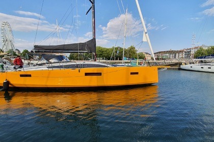 Charter Sailboat RM YACHT RM 1380 Toulon