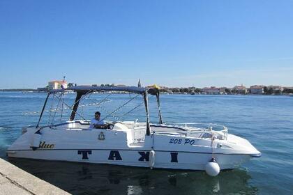 Charter Motorboat Bayliner Rendezvous Poreč