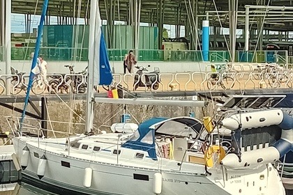 Charter Sailboat Beneteau Oceanis 37 Blankenberge