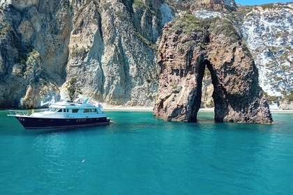 Miete Motorboot Hatteras M/Y 70 Ponza