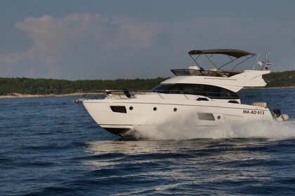 Miete Motoryacht Bavaria Yachtbau Bavaria Virtess 420 Fly Marina Lav