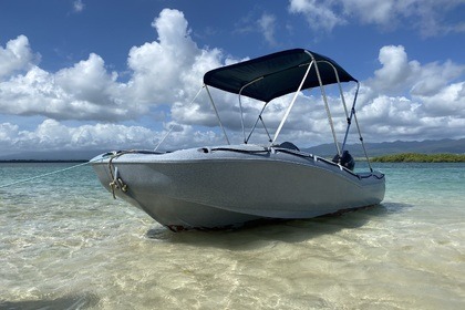 Location Bateau à moteur Neveux Fun Yak Secu 15 Sainte Rose