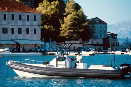 Charter Motorboat Fanale Marine Altore Cabin 900 Jelsa