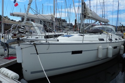 Charter Sailboat BAVARIA BAVARIA 40 Arzon