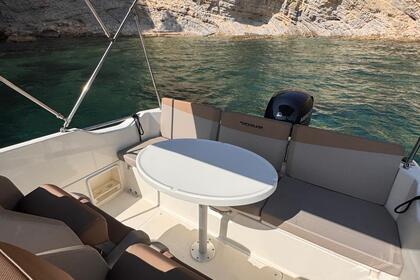 Hire Motorboat Quicksilver Open 675 Six-Fours-les-Plages
