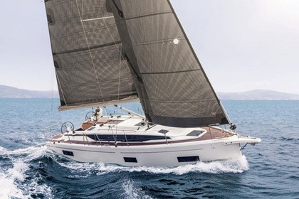 Charter Sailboat  Bavaria C38 /3cab Palairos