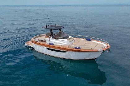 Hire Motorboat Mimi Libeccio 9.5 Peschiera del Garda