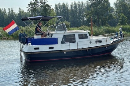 Charter Houseboat Isala Duetvlet 900 AK Jirnsum