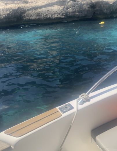 Fornells, Minorca Motorboat Jeanneau JEANNEAU CAP CAMARAT 625 OPEN alt tag text