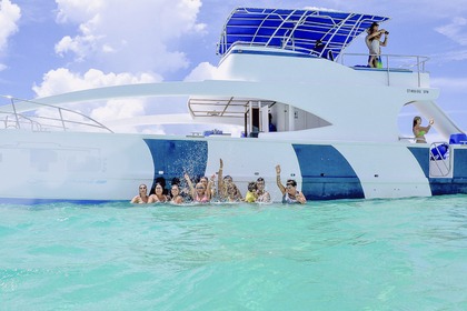 Rental Motorboat 5-STAR LUXURY YACHT CREW AND CAPTAIN AWAITS Punta Cana