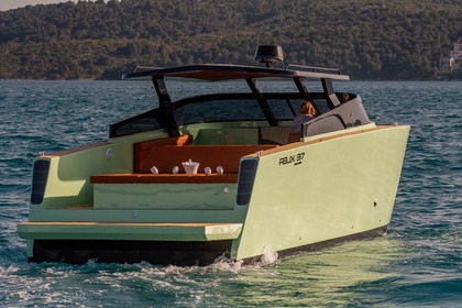 Charter Motorboat FELIX 37 Limited Edition Split