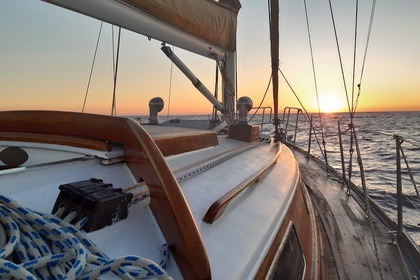 Location Voilier HALBERG RASSY 33 MISTRAL El Port de la Selva