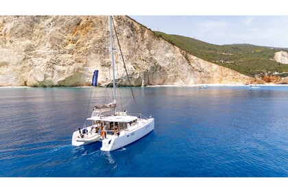 Charter Catamaran  Lagoon 400 S2 Nydri