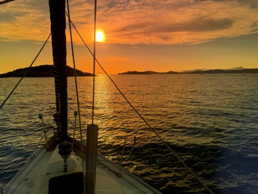 Йер Sailboat HANSE 531 alt tag text