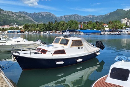 Charter Boat without licence  Greben 600 Bar