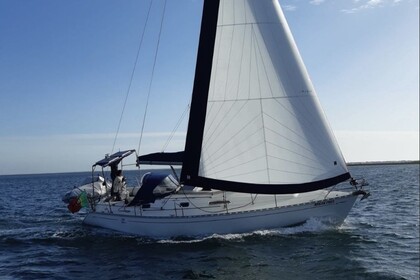 Charter Sailboat Dufour Dufour 38 Classic Olhão