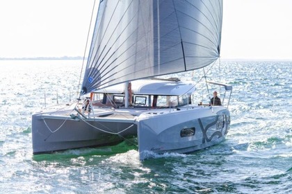 Noleggio Catamarano Beneteau Excess 11 Tolone