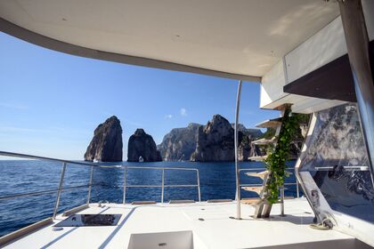 Hire Motorboat CATAMARAN SB380 - Terrace Master Positano