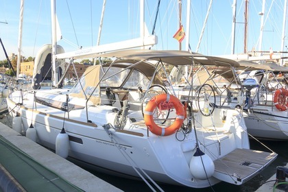Charter Sailboat JEANNEAU SUN ODYSSEY 519 Palma de Mallorca