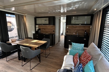 Hire Houseboat Nautilus Hausboote Vagabund Berlin