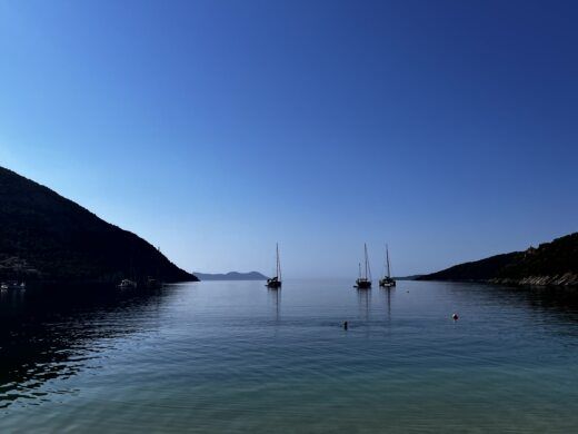 Léucade Sailboat Beneteau Oceanis 31 alt tag text