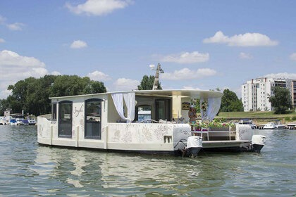 Чартер Катамаран SNAJKA Catamaran Белград