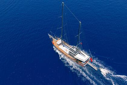 Rental Gulet 32 Meters Luxury Gulet A.c. 18 People Capacity Marmaris