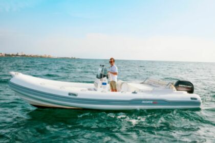 Alquiler Neumática Italboats Predator 650 Marsala