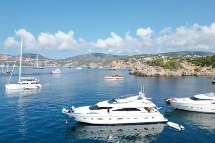 Alquiler Yate a motor Astondoa Astondoa 82 GLX Palma de Mallorca